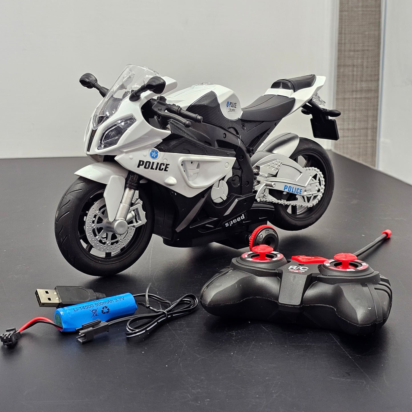 Police Moto 1:20 Remote Control Motorcycle – 360° Rotation with Light & Sound | Bacha Toys