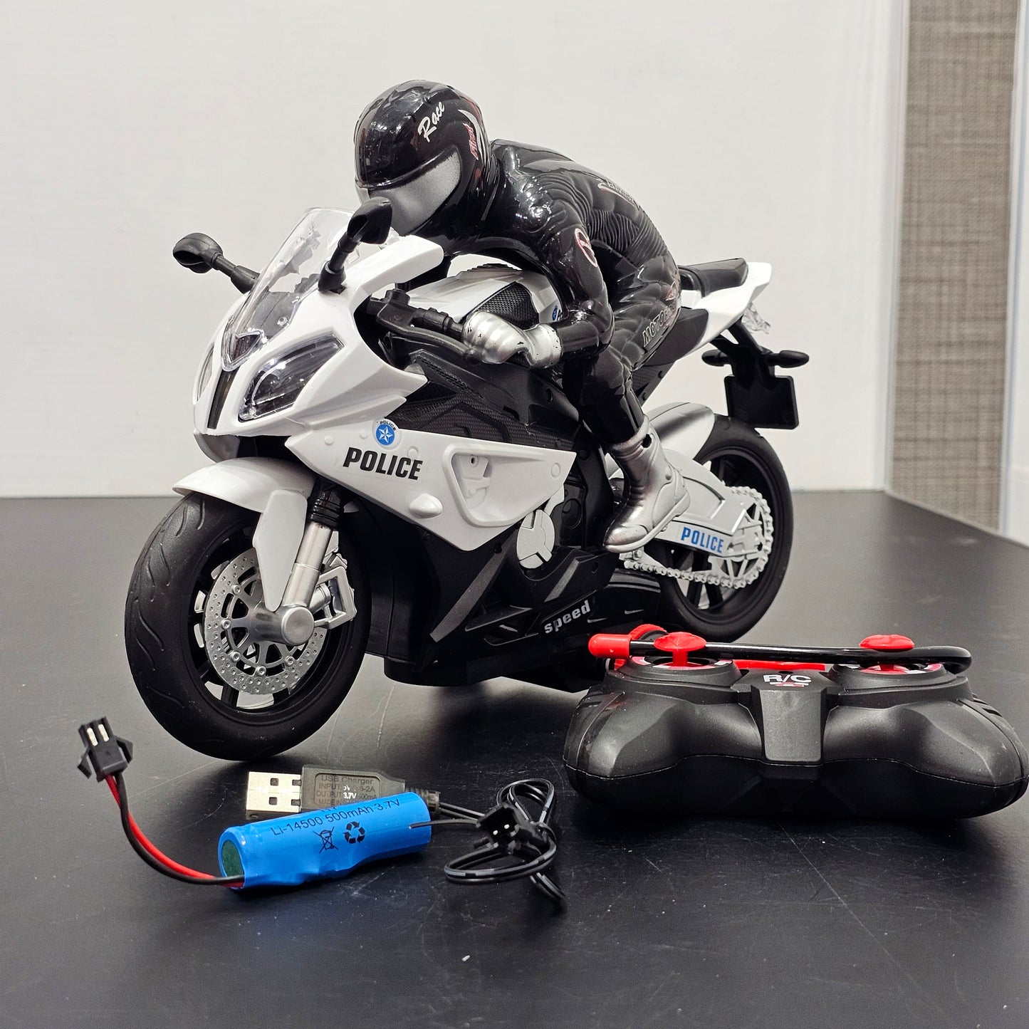Police Moto Top Model 1:20 – Remote Control Motorcycle with 360° Spin, Lights & Sound | Bacha Toys