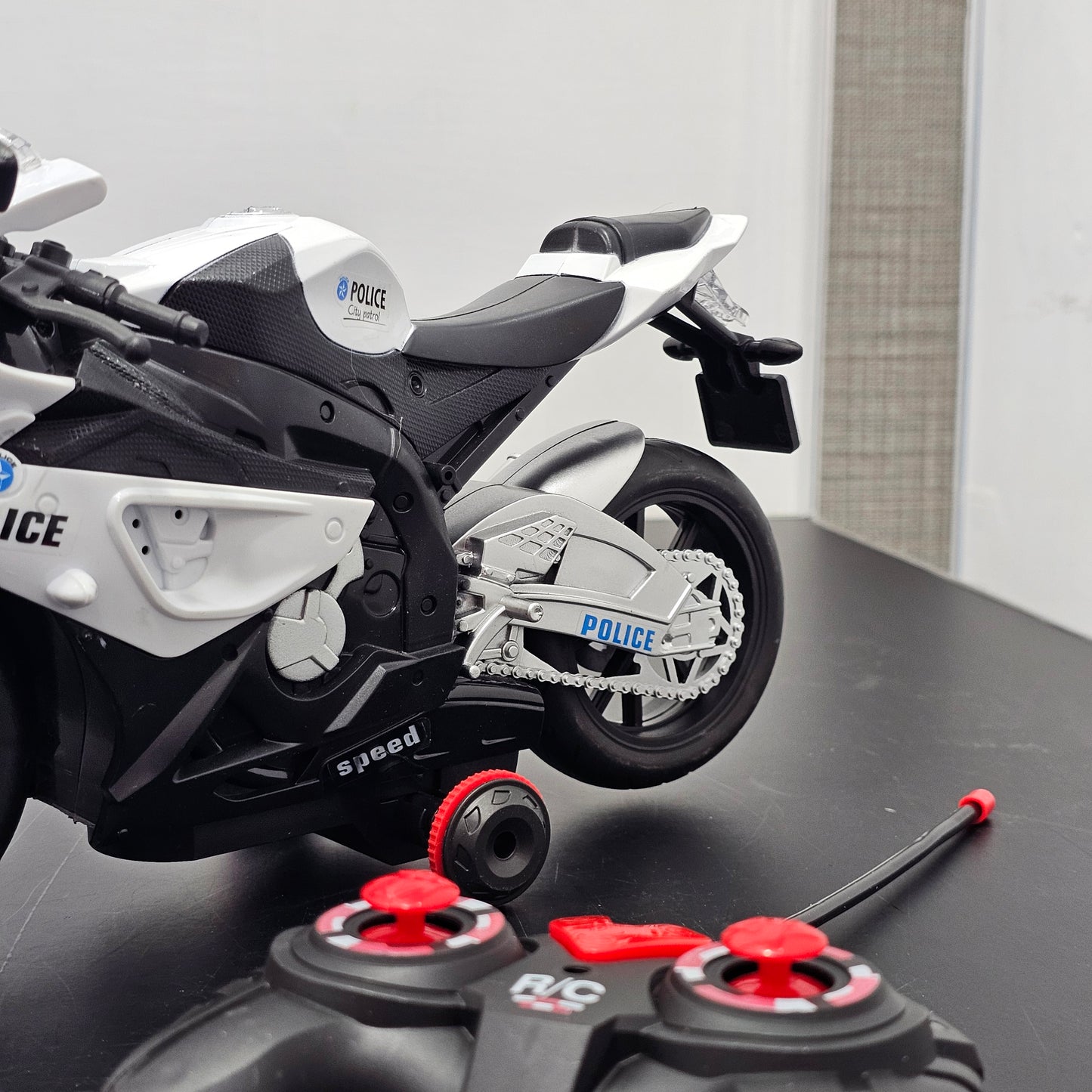 Police Moto 1:20 Remote Control Motorcycle – 360° Rotation with Light & Sound | Bacha Toys
